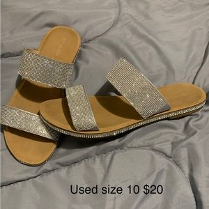 Flat sandals (used)